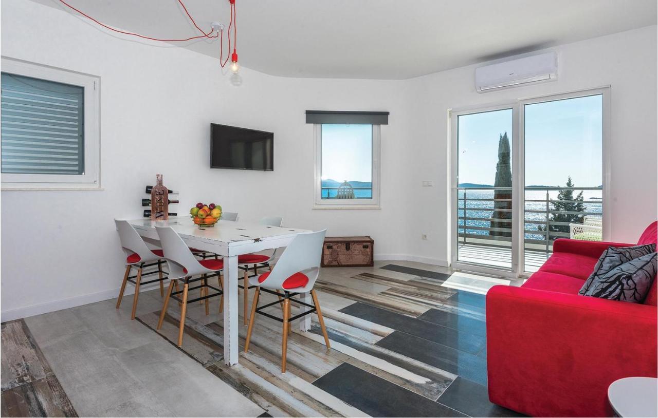 Cozy Apartment In Brodarica With Wifi ภายนอก รูปภาพ