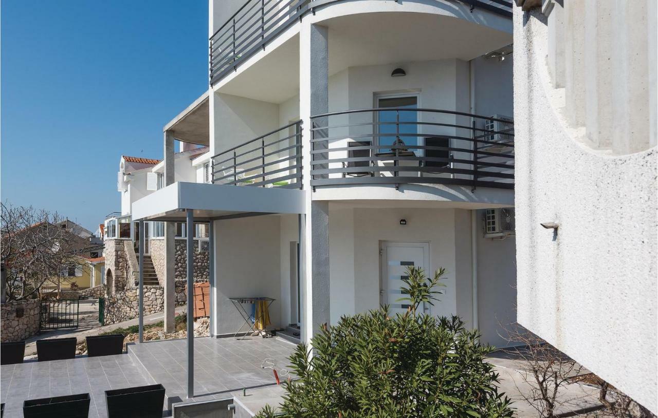 Cozy Apartment In Brodarica With Wifi ภายนอก รูปภาพ